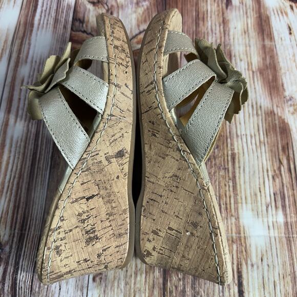 BOC Born Concept Size 7 Bronze Leather Flower Cork Wedge Sandals Open Toe Shoes - Picture 6 of 11